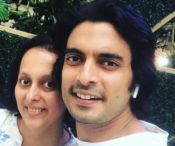 ''हिरो होण्याकरता मला सिनेसृष्टीत येण्याची गरज नव्हती. जन्मापासूनच मी तिचा स्टार होतो. माझ्या चित्रपटांना यश मिळो वा न मिळो, माझी एक फॅन निश्चितच माझ्या पाठीशी कायम उभी असेल कारण तिचं प्रेम आणि तिची निष्ठा परिस्थितीनुसार बदलत नाही. म्हणूनच नैराश्य माझ्या आसपासही भटकत नाही.''
