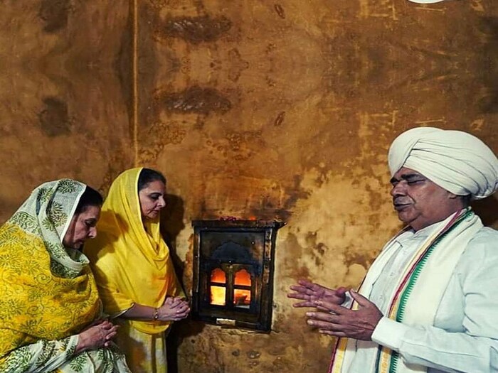राजघराण्यातील राणी प्रनीत कौर यांनी याआधी 1993 मध्ये पती कॅप्टन अमरिंदर सिंग यांच्यासोबत ही शाही परंपरा पार पाडली होती, जेव्हा शहरात पूर आला होता.