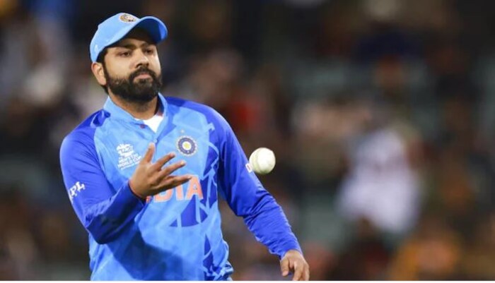 आंतरराष्ट्रीय क्रिकेटमध्ये दहा हजार धावा पूर्ण करण्याची संधीही रोहित शर्माला आहे. यासाठी त्याला १७५ धावा हव्या आहेत. आंतरराष्ट्रीय क्रिकेटमध्ये १४ क्रिकेटपटूंनी आतापर्यंत हा टप्पा गाठला आहे. रोहित शर्माकडे वेस्ट इंडिजविरुद्ध ३ एकदिवसीय सामन्यातही हा टप्पा गाठण्याची संधी आहे.