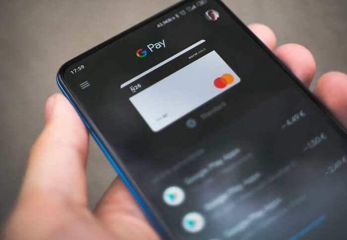 सध्या 15 बँका UPI Lite ला सपोर्ट करतात. Google Pay मध्ये UPI Lite अॅक्टिव्ह करण्यासाठी, तुम्हाला अॅप उघडावे लागेल. त्यानंतर स्क्रीनच्या वरच्या उजव्या कोपर्‍यातून प्रोफाइल आयकॉनवर टॅप करा.