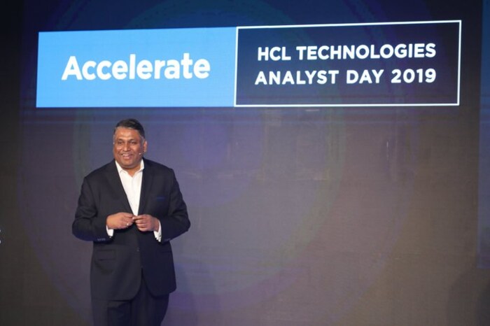 HCL च्या वार्षिक रिपोर्टनुसार, विजयकुमार यांना मागील आर्थिक वर्षासाठी 2 मिलियन अमेरिकन डॉलर आणि इतर लाभांसह त्यांना वेतनाच्या स्वरुपात 4.13 मिलियन अमेरिकी डॉलर मिळाले. एचसीएलचे संस्थापक शिव नाडर यांनी या वरिष्ठ पदावरून पायउतार होण्याचा निर्णय घेतल्यानंतर 20 जुलै 2022 रोजी विजयकुमार यांची व्यवस्थापकीय संचालक म्हणून नियुक्ती करण्यात आली.