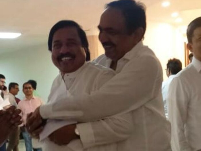 विशेष म्हणजे अजित पवार यांच्याकडून नवे प्रदेशाध्यक्ष म्हणून सुनील तटकरे यांची निवड करण्यात आली आहे. 