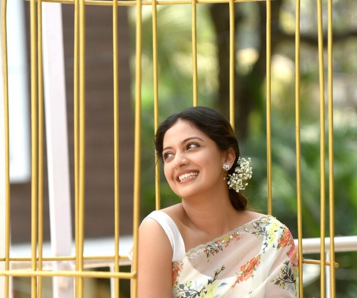 तेजश्रीच्या या पोस्टवर चाहत्यांनी 'तेजश्री नेहमी वेगवेगळे विषय हाताळत असते,बघूया यावेळी कोणतं नवीन कथानक आहे..', 'खूप छान...... कुठे गायब होती ताई इतक्या दिवस', 'याचीच तर वाट बघत होतो आम्ही' 'खूप आनंद झाला तू मालिकेतून भेटायला येती आहे मी खूप वाट बघत तुझी मालिका कधी येते आहे' अशा कमेंट करत भावना व्यक्त केल्या आहेत. 