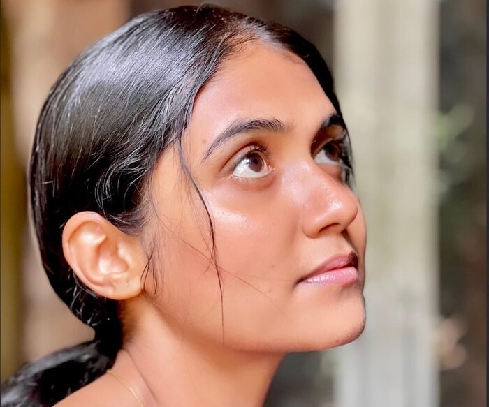 तिचा हा लूक देखील चाहत्यांना प्रचंड आवडलेला आहे. अनेकांनी कमेंट करत तिचं कौतुक केलं आहे.