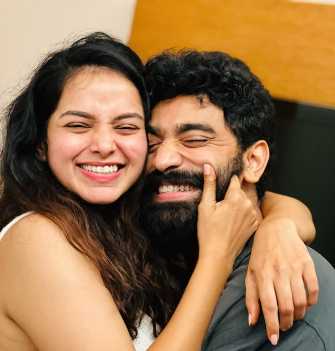  नुकताच अभिनेत्री तितीक्षाचा वाढदिवस झाला. तिच्या वाढदिवसाला सिद्धार्थ त्यांचा हा रोमँटिक आणि क्यूट फोटो शेअर केला होता.