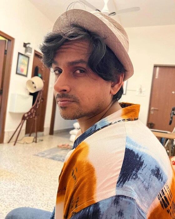 ईराला दिग्दर्शक बनायचे आहे. तिनं एका प्लेचं दिग्दर्शन केले आहे. ज्यामध्ये युवराज सिंगची पत्नी अभिनेत्री हेजल किच मुख्य भूमिकेत होती.