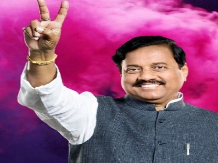 मात्र दुसरीकडे नवे प्रदेशाध्यक्ष म्हणून अजित पवार गटाकडून सुनील तटकरे यांची नियुक्ती करण्यात आली आहे. 