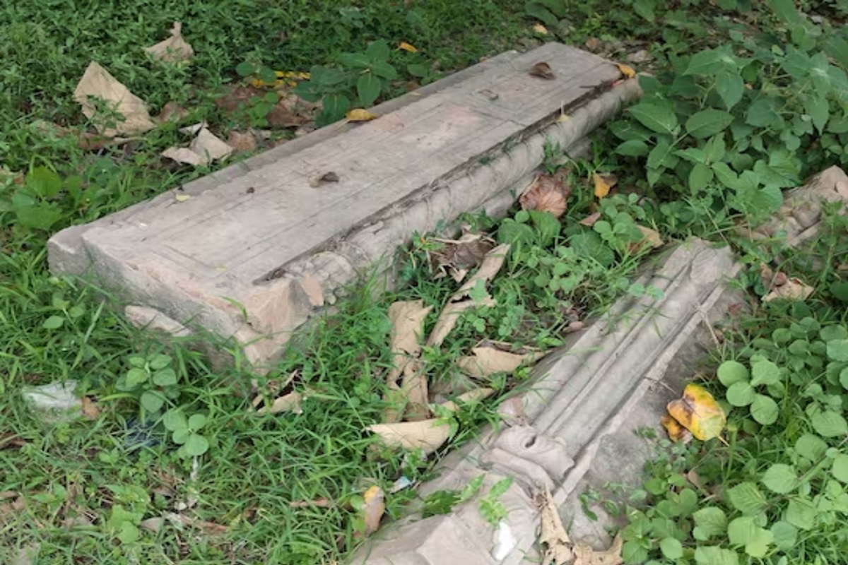 कदाचित खोदकामातून याचं उत्तर मिळू शकेल, असं गावकऱ्यांचं म्हणणं आहे.