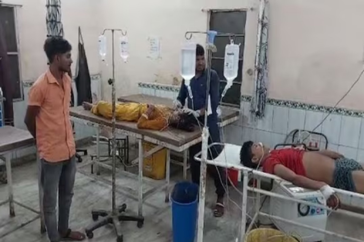 सुदैवाने दोघंही थोडक्यात वाचले.