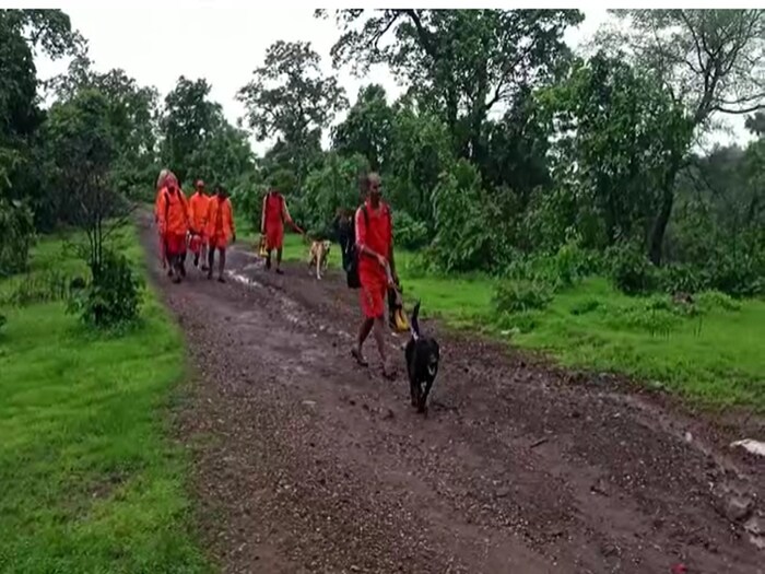 अनेकजण अद्यापही ढिगाऱ्याखाली अडकल्यानं मृत्यूचा आकडा वाढण्याची भीती व्यक्त केली जात आहे.