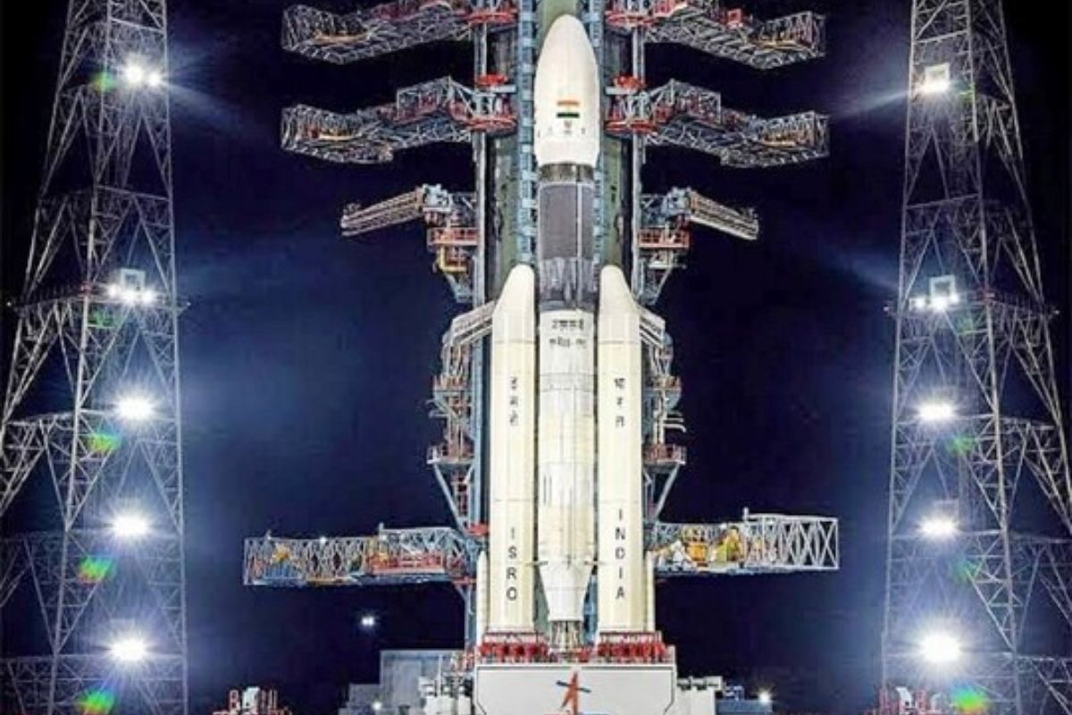 चांद्रयान-3 अवकाशात झेपावलं