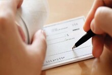 Cheque ला हिंदीत काय म्हणतात? 100 मधून 90 लोकांना नसेल माहिती