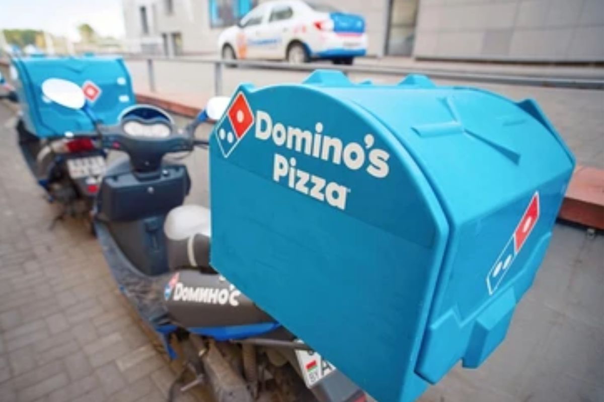 डॉमिनोजच्या डिलिव्हरी बॉयने महिलेला केले प्रपोज