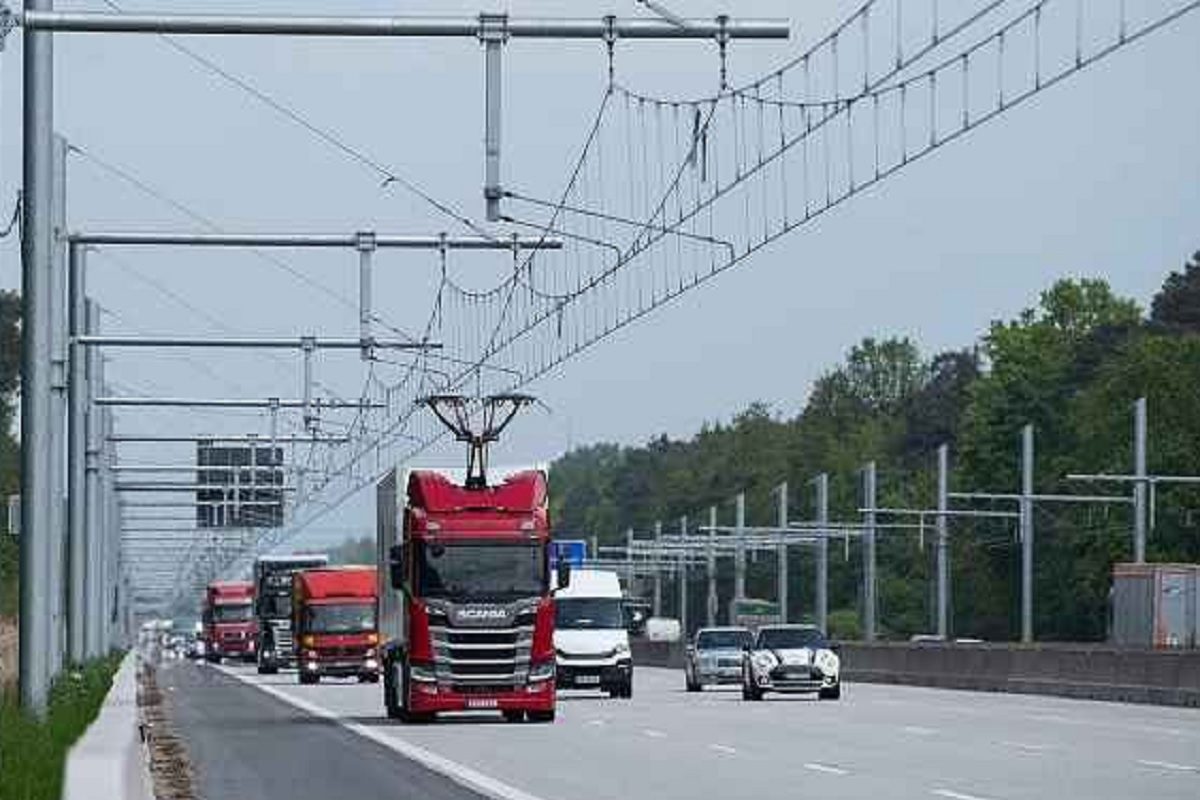 इलेक्ट्रिक बस