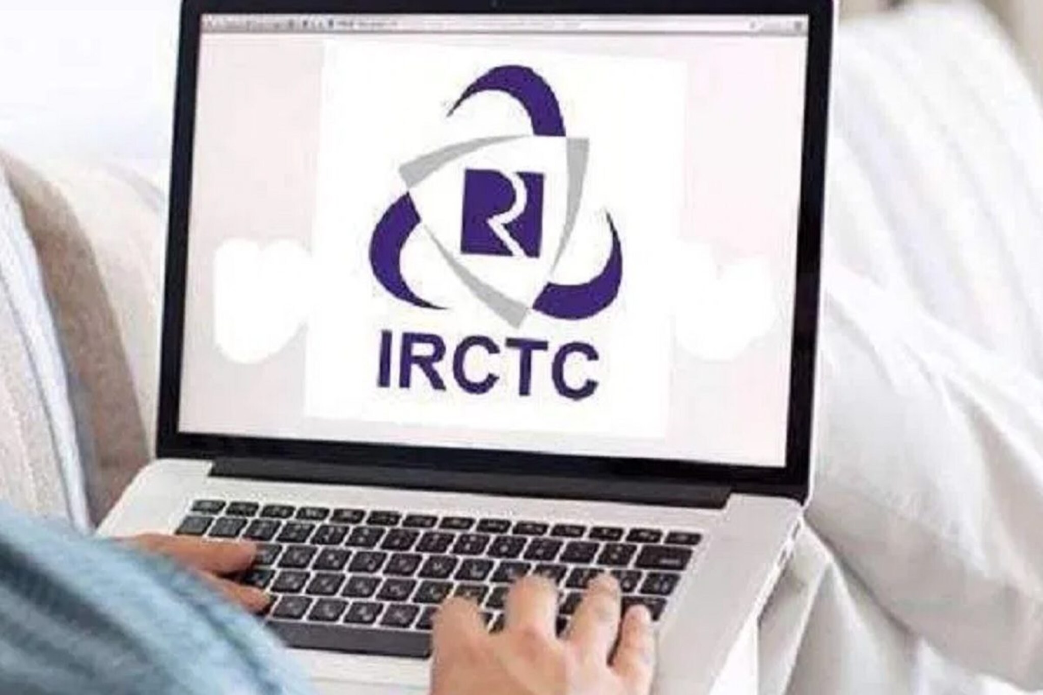 IRCTC च्या साइटवरुन बुक होत नाहीयेत तिकीटं! येथे जाऊन करु शकता बुक