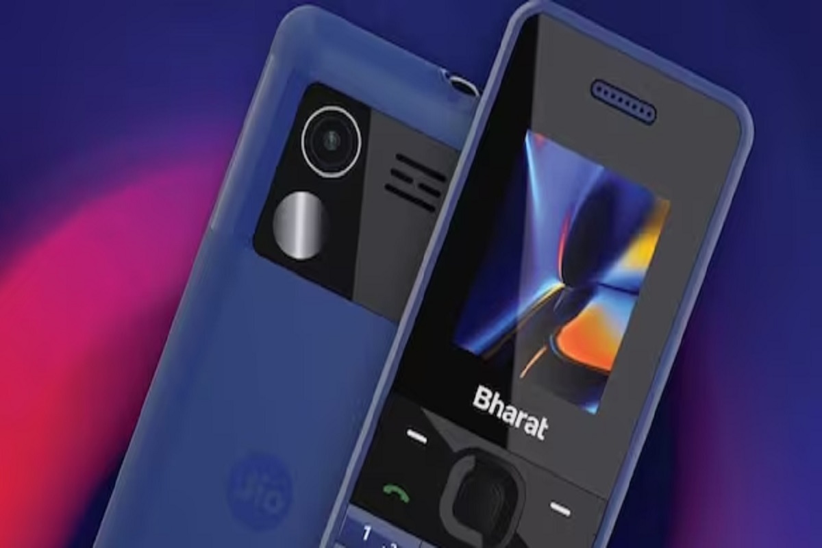 रिलायन्स जिओने जगातला सर्वात स्वस्त 4जी मोबाईल लॉन्च केला आहे.