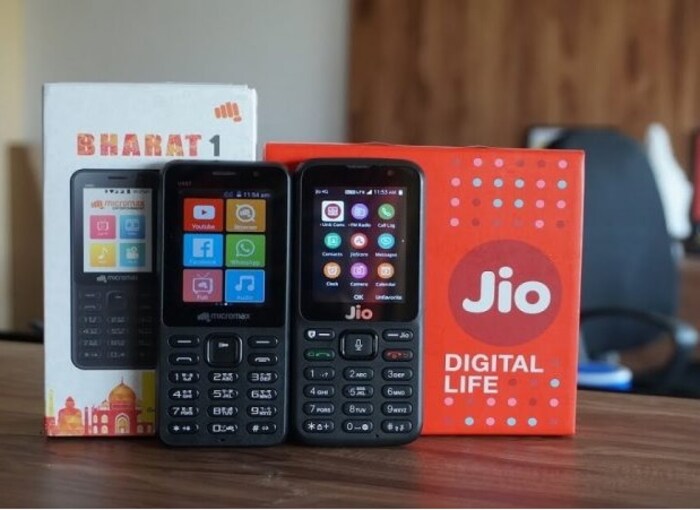 'Jio Bharat V2' ची किंमत इंटरनेटवर काम करणाऱ्या बाजारात उपलब्ध असलेल्या सर्व फोन्समध्ये सर्वात कमी आहे. 999 रुपयांमध्ये असलेल्या 'Jio Bharat V2' चा मासिक प्लॅन देखील सर्वात स्वस्त आहे. 