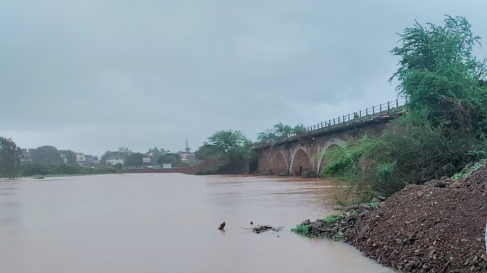 कोल्हापुरातील महत्त्वाच्या धरणातील पाणीसाठा देखील वाढत असून राधानगरी धरण 90 टक्के आणि काळम्मावाडी धरण 49 टक्के पेक्षा जास्त भरले आहे.