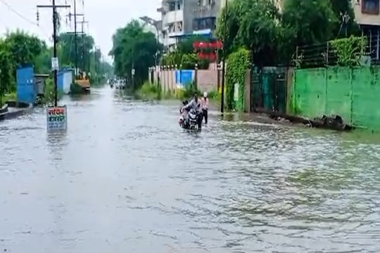 पावसानं उडाली दाणादाण