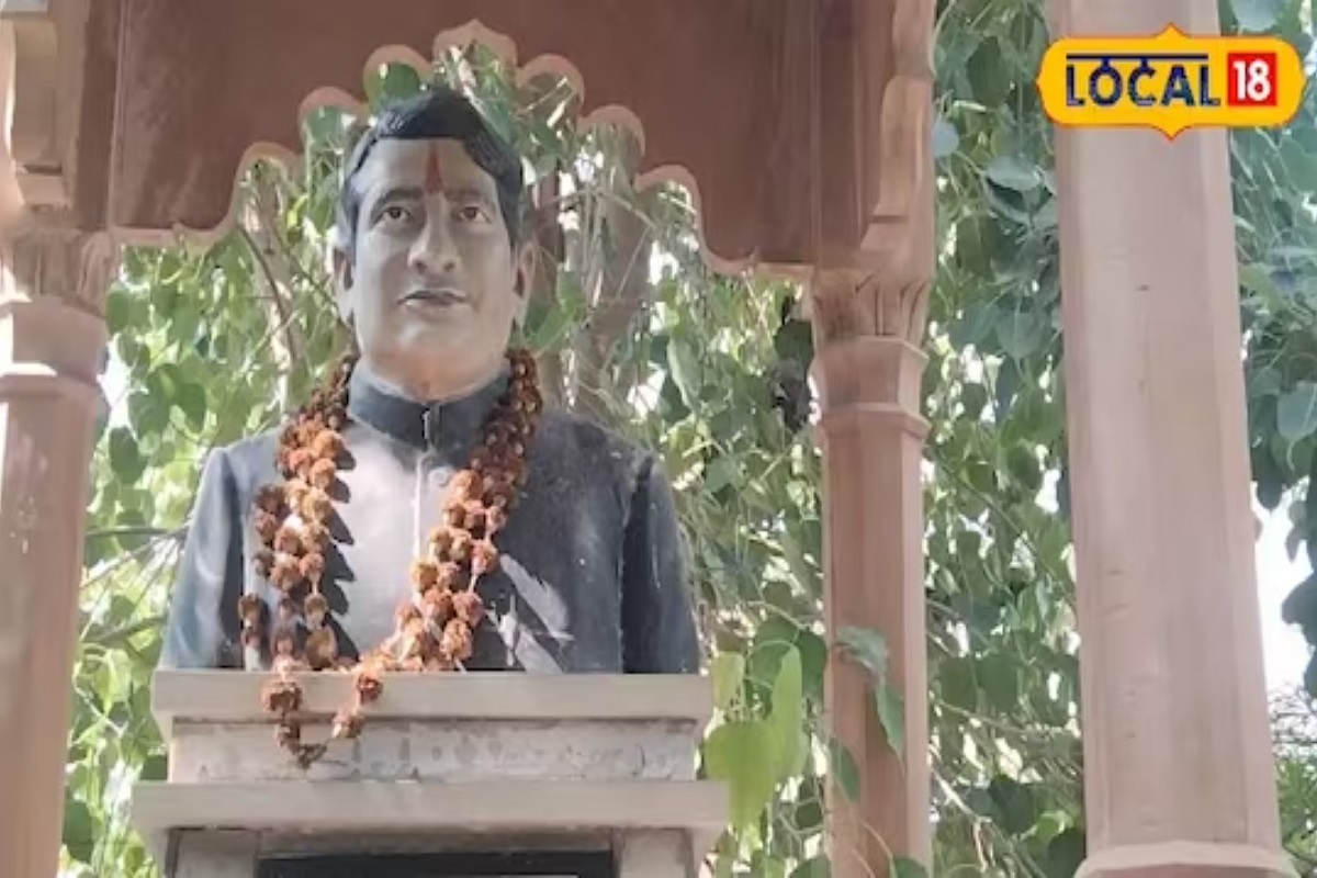 त्यांचं जनतेवरील प्रेम आणि त्यांनी जनतेसाठी केलेलं कार्य याबाबत लोक अभिमानाने सांगतात.