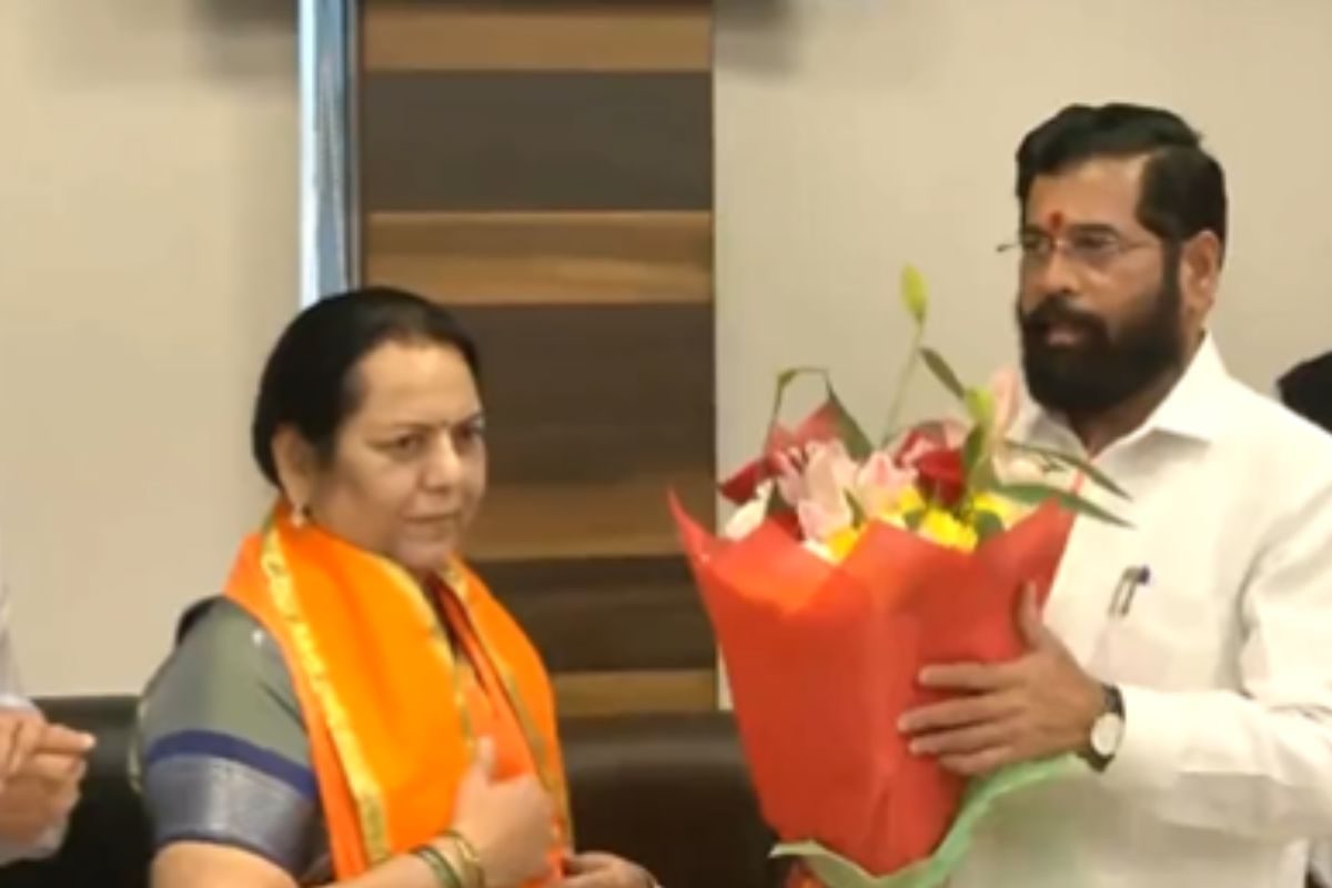 गोऱ्हेंच्या पक्षप्रवेशावर ठाकरे गटाची प्रतिक्रिया