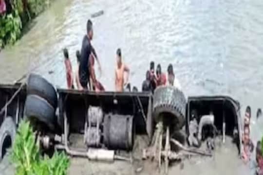 भीषण अपघातामध्ये 17 जणांचा मृत्यू  