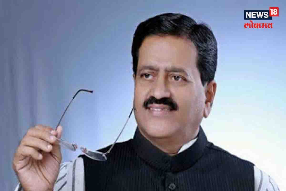 माजी आमदार शेकापचे नेते विवेक पाटील