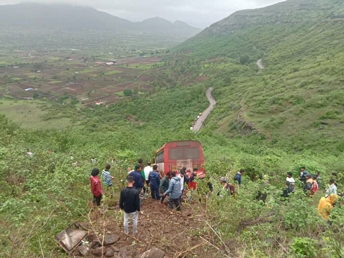 हा अपघात कसा झाला याबाबत अजून माहिती समोर आली नाही. 