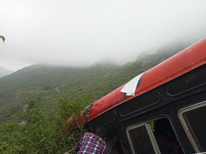 या घटनेची माहिती मिळताच नाशिकचे पालकमंत्री दादा भुसे मालेगावहून घटनास्थळी पोहोचण्यासाठी निघाले आहेत. 