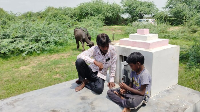लग्नानंतर ते आपल्या पत्नीसोबत आनंदात राहत होते. मात्र, वर्षाबेनला बालपणापासून वाल्वुअरचा आजार होता. 2018मध्ये त्यांची तब्येत अचानक बिघडली. 