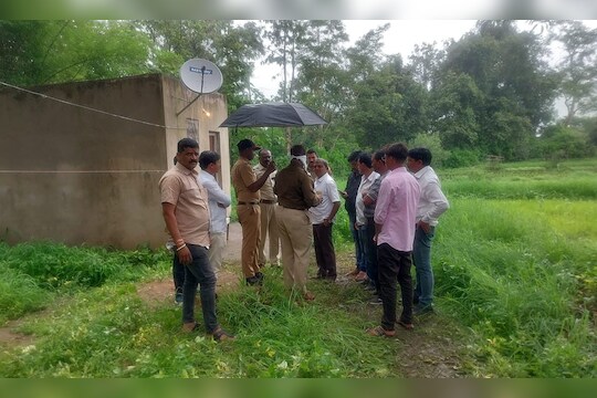 साताऱ्यात एकाच घरात आढळले चार मृतदेह