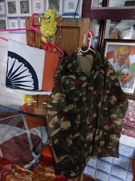 बलविंदर यांचे भाऊ बूटा सिंह आणि वहिनी जसविंदर कौर सांगतात की, सकाळी उठल्यानंतर बलविंदर सिंह यांच्या रुममध्ये जाऊन ते माथा टेकतात आणि यानंतर सर्व कामे केली जातात. त्यांनी सांगितले की, बलविंदर सिंह यांना वीरमरण आल्यानंतर अनेक तरुणांनी यातून प्रेरणा घेऊन ते भारतीय सैन्यदलात दाखल झाले. 