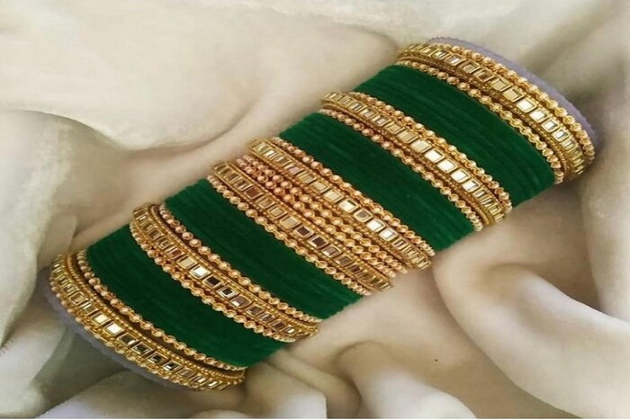 श्रावण महिन्यात हिरव्या बांगड्या घालणं शुभ मानलं जात. हिरव्या बांगड्या घालून शंकराची पूजा केल्यास अतिशय लाभ मिळतो अशी श्रद्धाळुंची भावना असते.