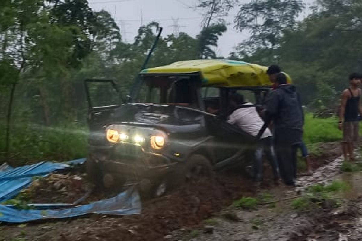 नाशिक मुंबई महामार्गावर भीषण अपघात