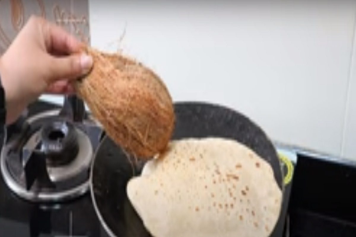 Kitchen Jugaad : चपाती करताना त्यावर नारळाची शेंडी नक्की लावा; का ते VIDEO मध्ये पाहा