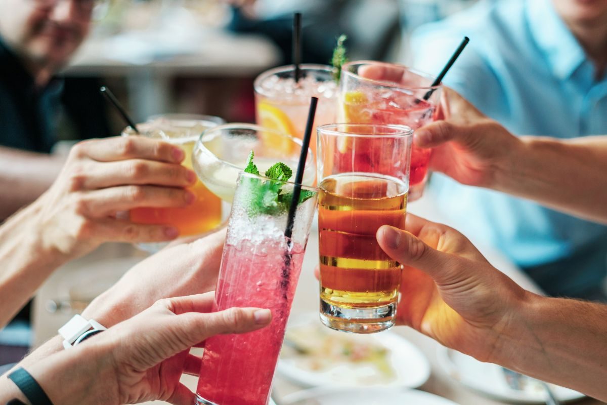 Health Tips : सोडा-कोल्ड ड्रिंक्स प्यायल्याने होऊ शकतो कॅन्सर? WHO ने सांगितले पिण्याचे योग्य प्रमाण!