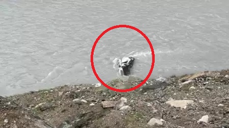 सिंध नदीत कोसळली सीआरपीएफ जवानांची गाडी