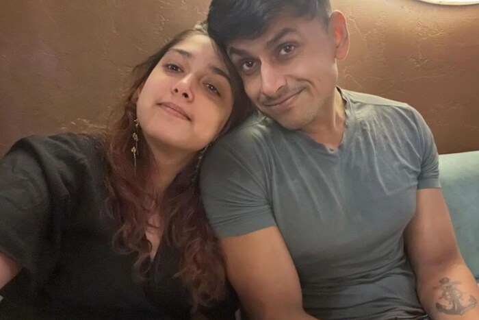 आमिर खानची मुलगी ईरा खान सोशल मीडियावर खूप सक्रिय असते. ती तिचा बॉयफ्रेंड नुपूर शिखरेसोबतचे अनेक फोटो सोशल मीडियावर शेअर करत असते. या दोघांचे फोटो सोशल मीडियावर व्हायरल होत असतात. या दोघांचे काही फोटो सोशल मीडियावर व्हायरल होत आहेत. काहींने हे फोटो लाईक केले आहेत तर काहींनी ट्रोल देखील केलं आहे.(फोटो क्रेडिट्स: Instagram @ khan.ira)