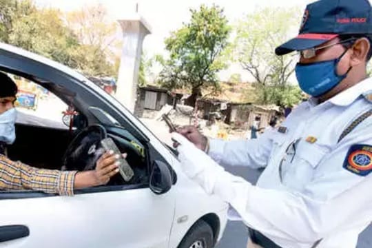 व्यक्तीनं केलं असं काही की पोलिसही चक्रावले