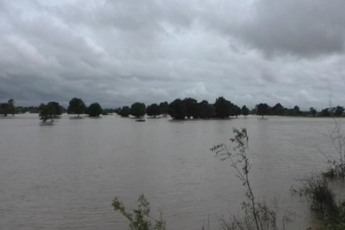 खेडला महापुराचा विळखा