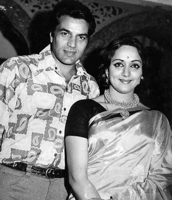 त्या पुढे म्हणाल्या होत्या की, ''हेमाच्या जागी मी असते तर हे कधीच केले नसते. एक स्त्री म्हणून मी हेमाच्या भावना समजू शकते, पण एक पत्नी आणि आई म्हणून मी तिला स्वीकारत नाही." असं मत त्यांनी व्यक्त केलं होतं.