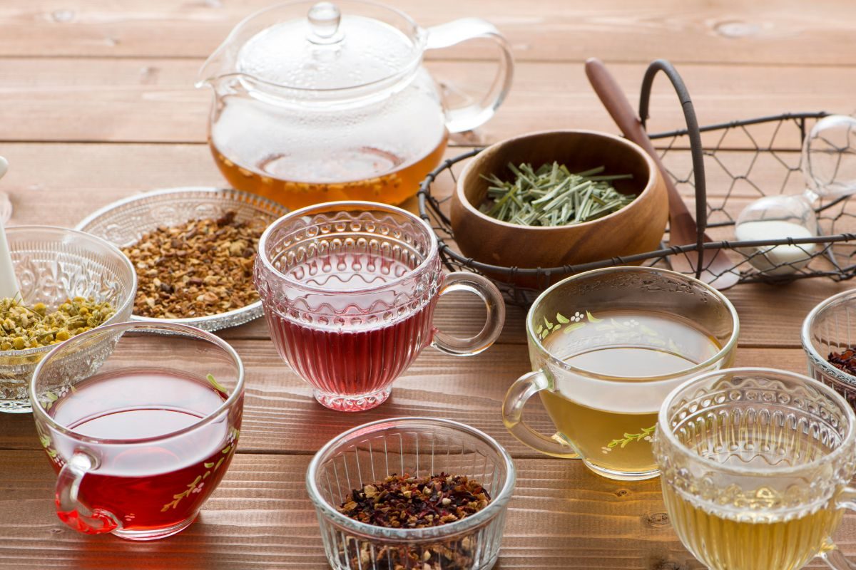 हर्बल चहाचा वापर पोटातील घाण काढण्यासाठी केला जाऊ शकतो.