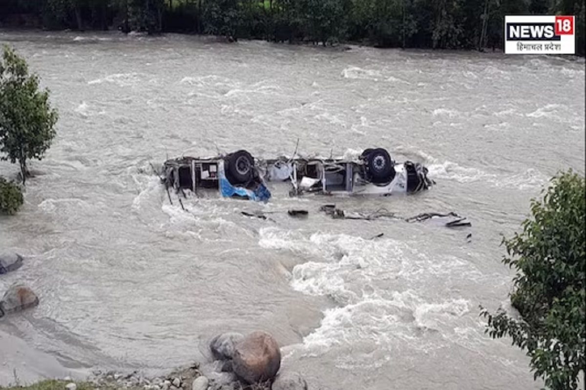 हिमाचल प्रदेशात पावसाने हाहाकार