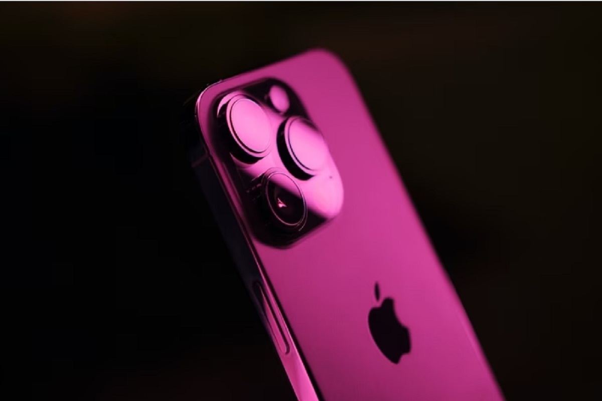 iPhone 15 प्रो मॉडेल्सच्या किंमतीत मोठी वाढ झालेली दिसेल.