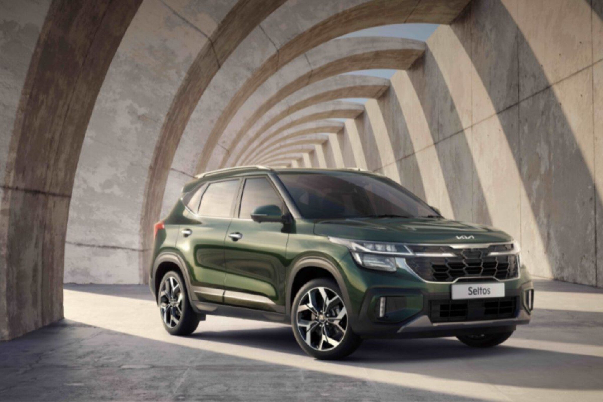 टाटा, महिंद्रांच्या SUV ना कडवी टक्कर, लाँच होण्याआधीच 13 हजार SUV बूक टाटा, महिंद्रांच्या SUV ना कडवी टक्कर, लाँच होण्याआधीच 13 हजार SUV बूक