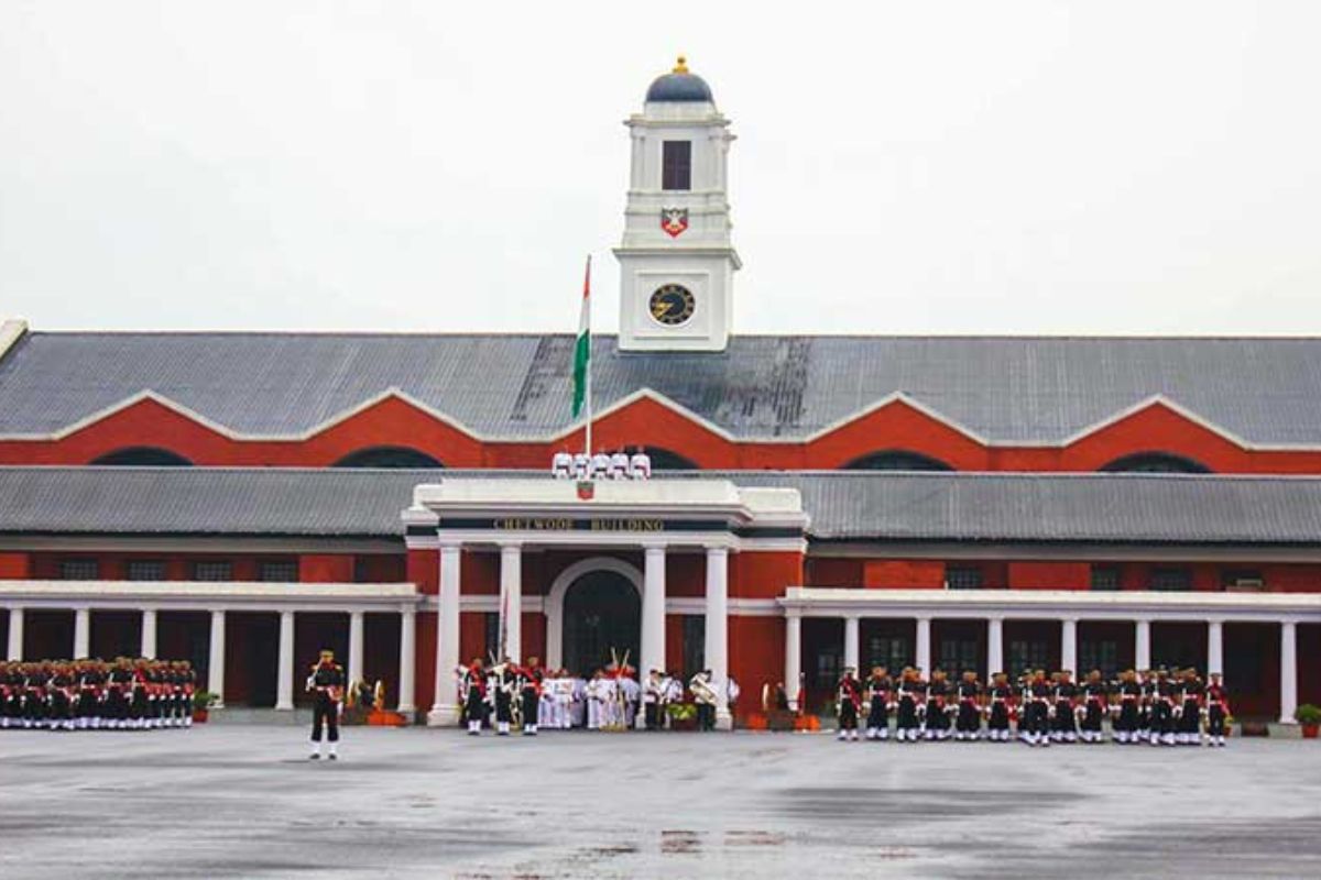 इंडियन मिलिटरी अकादमीमध्ये नोकरीची संधी