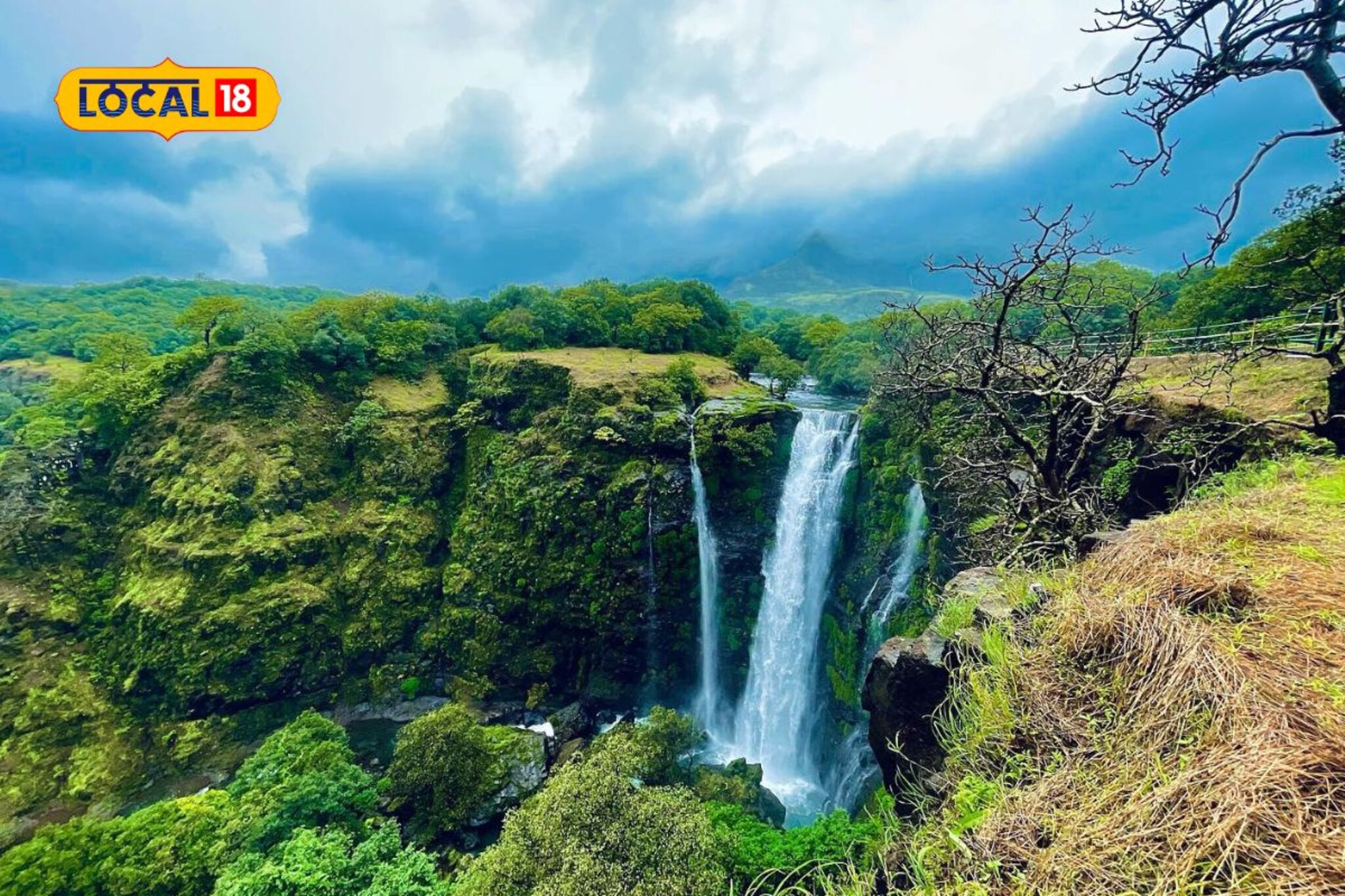 असा धबधबा तुम्ही पाहिला नसेल? ओळखा महाराष्ट्रातलं कुठलं ठिकाण, PHOTOS