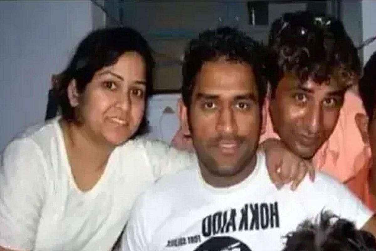 धोनीच्या बहिणीने त्याच्या मित्रासोबत केलं लग्न, शिक्षिका म्हणून करते काम