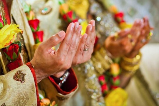 News 18 Mega UCC Poll: घटस्फोटितांना पुनर्विवाहाचा अधिकार असावा का? 74 टक्के मुस्लीम महिलांना वाटतं की...