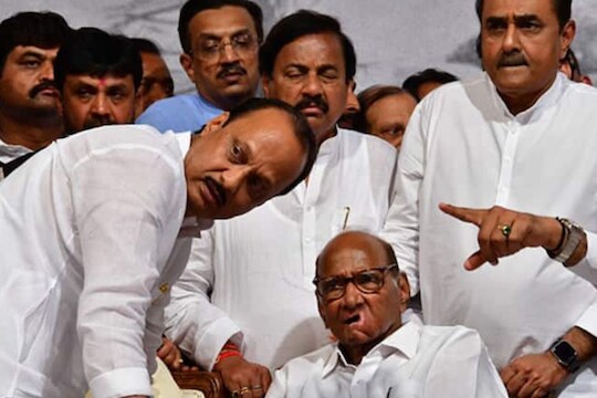 राष्ट्रवादीतल्या फुटीनंतर अजित पवार गट शरद पवारांच्या भेटीला